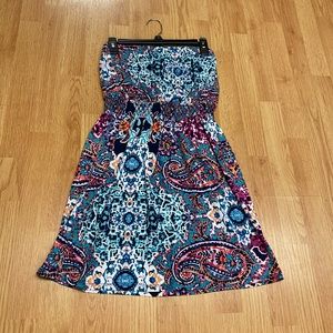 Strapless dress with paisley print